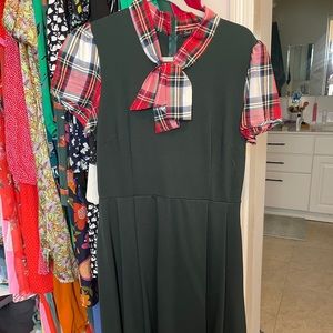 NWOT ModCloth Tie-Neck Christmas dress.